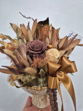 Load image into Gallery viewer, Dried Arrangements and Wall Hanging