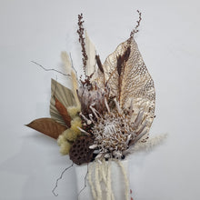 Load image into Gallery viewer, Dried Arrangements and Wall Hanging