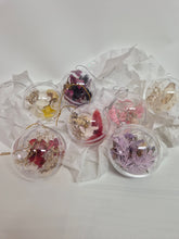Load image into Gallery viewer, Dried Christmas baubles