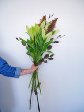 Load image into Gallery viewer, Big Bunch size - Wildrose Florist Levin flower subscription service