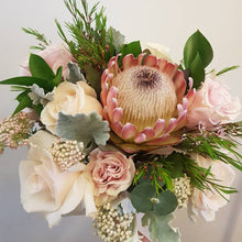 Load image into Gallery viewer, Florist Choice Pastel